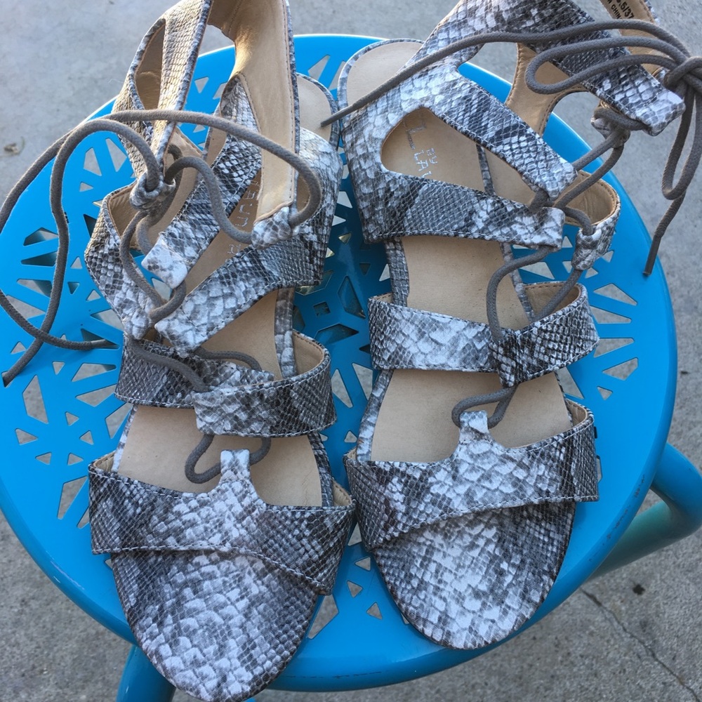 Snake pattern strappy sandals